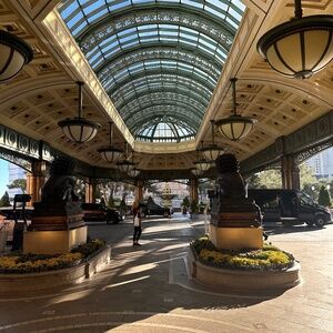 Meet your Posher, Av